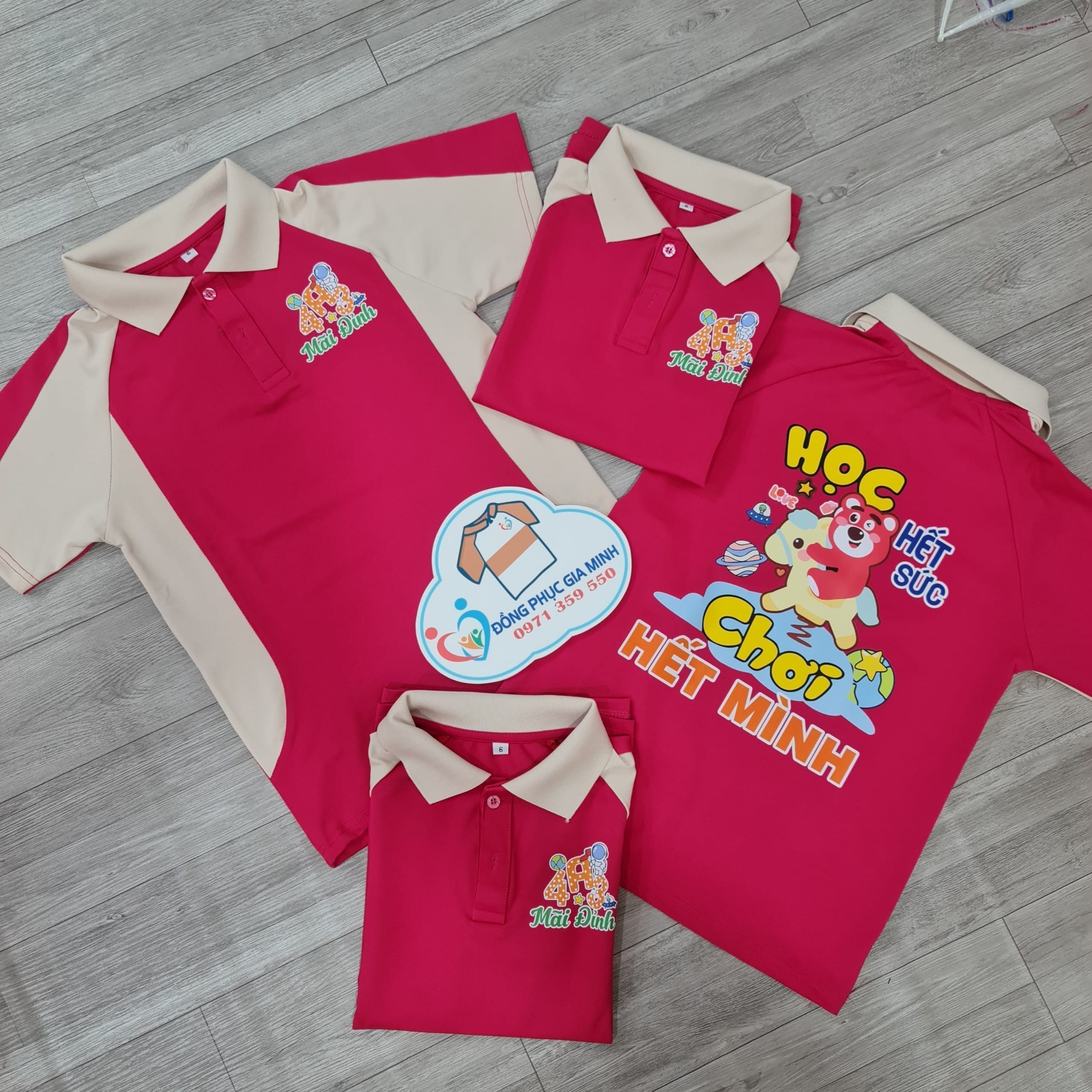 áo polo phối thân: Hồng sen phối hột gà